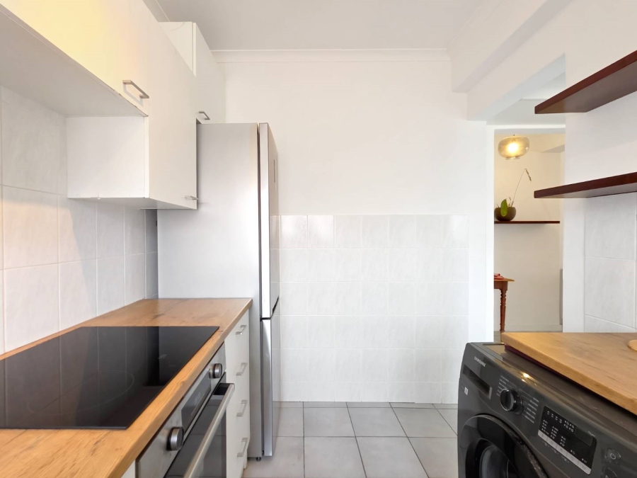 To Let 1 Bedroom Property for Rent in Sea Point Western Cape